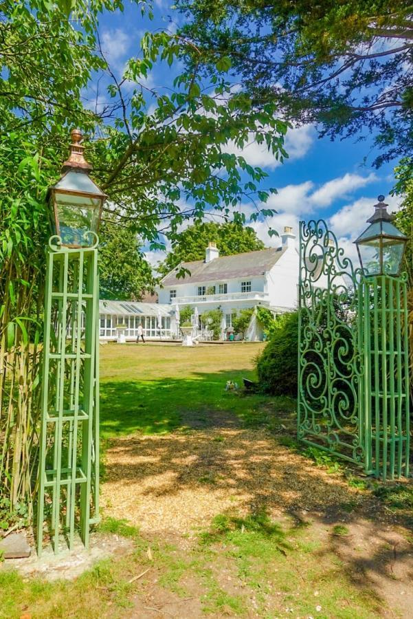 Cedar House Boutique B&B Burton  Exterior photo